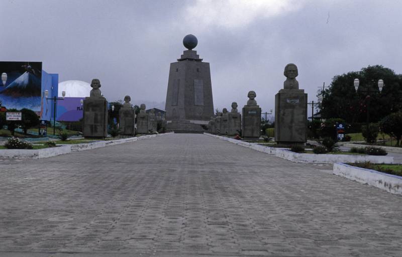 Equator Monument, 09/2005
