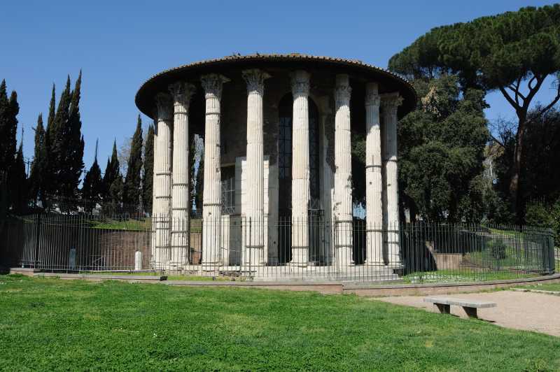 Hercules Victor Tempel - Forum Boarium, 04.2011