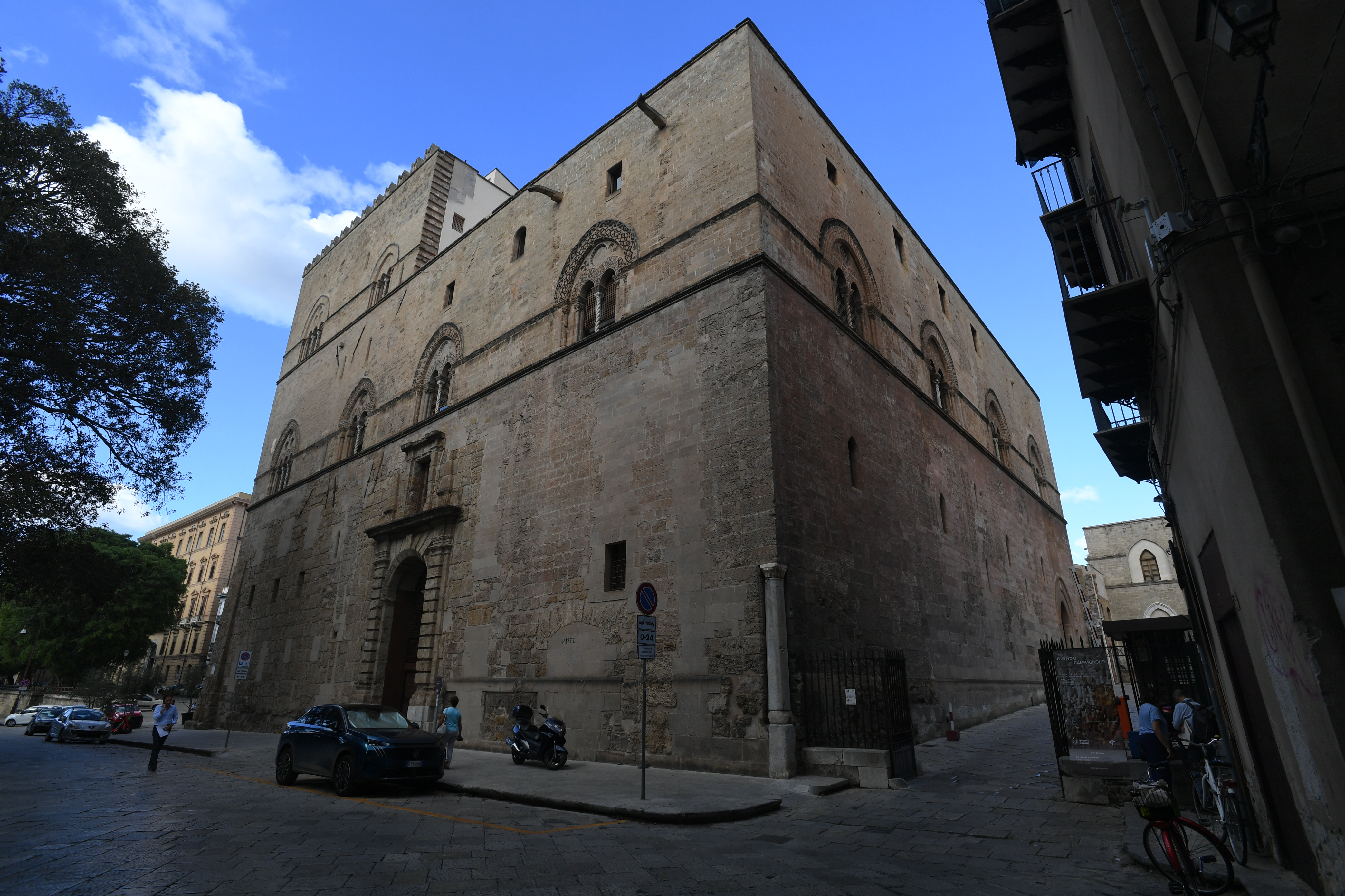 Palazzo Chiaramonte, Palermo