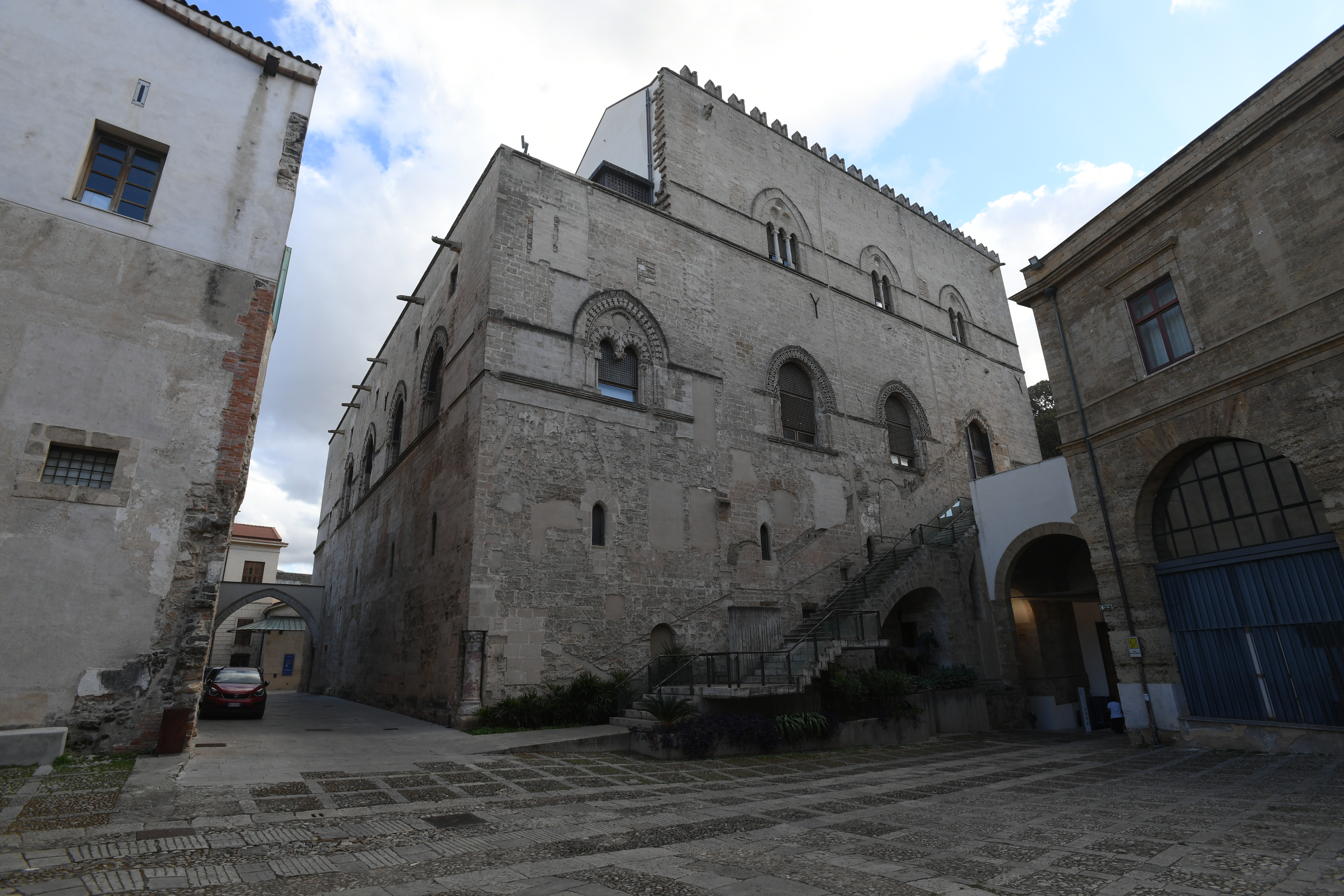 Palazzo Chiaramonte, Palermo