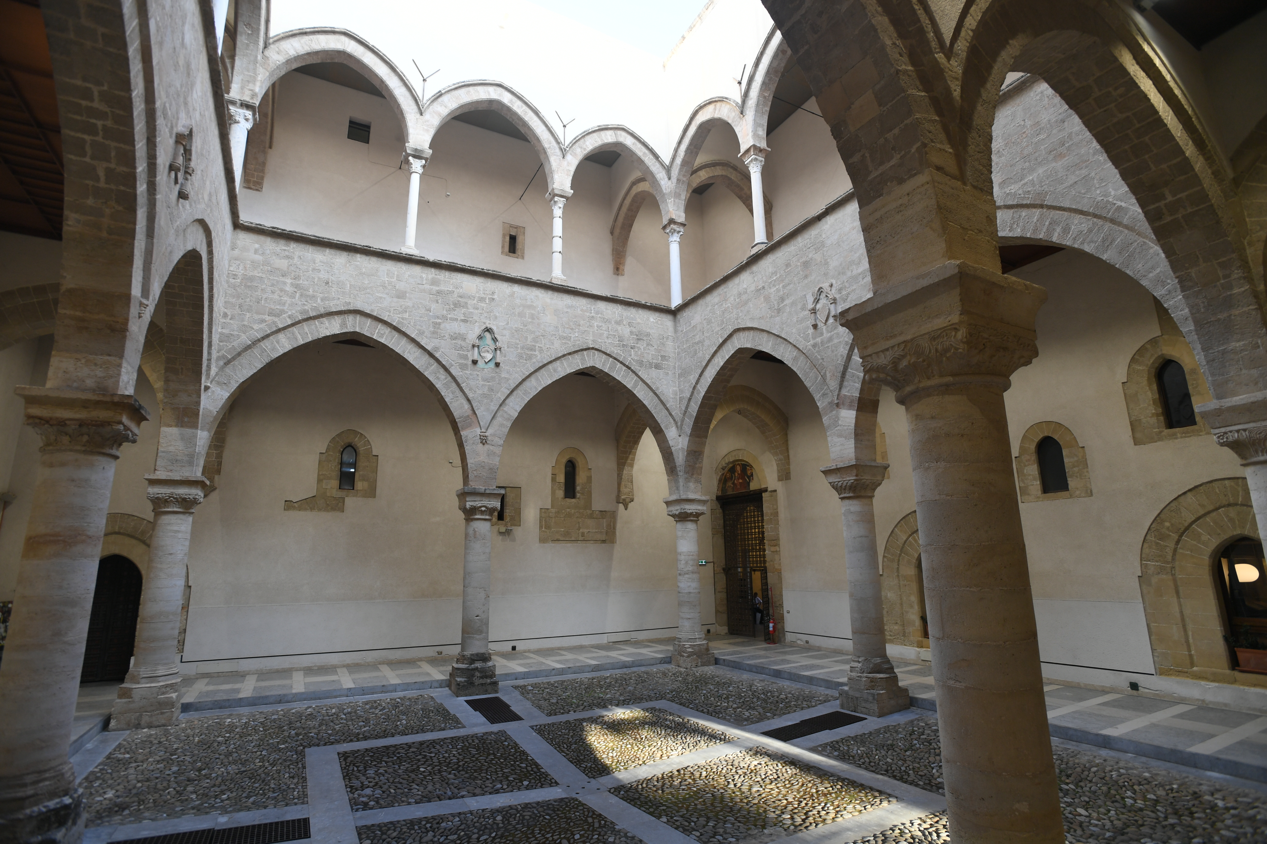 Palazzo Chiaramonte, Palermo