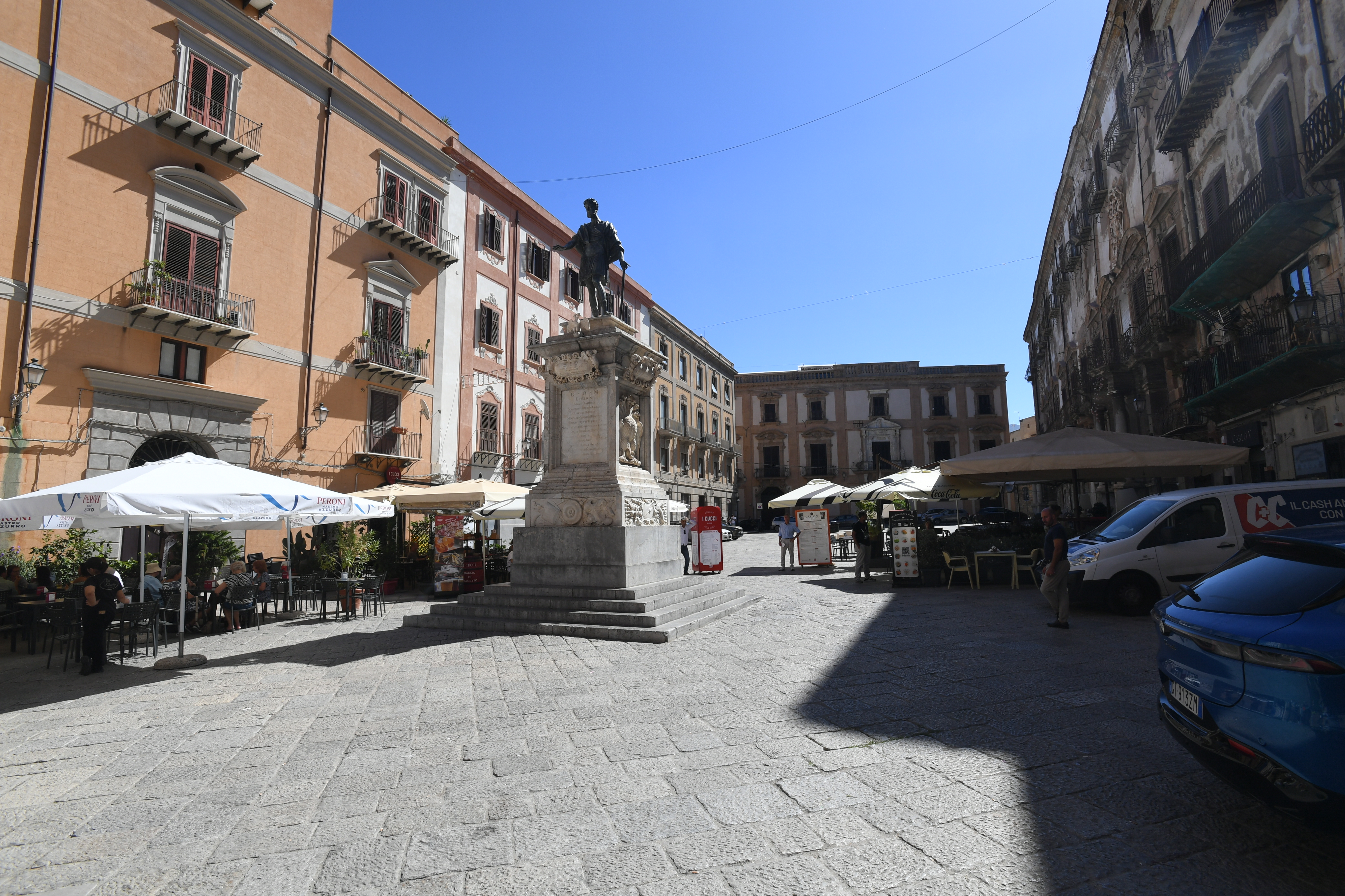Piazza Bologni, Palermo